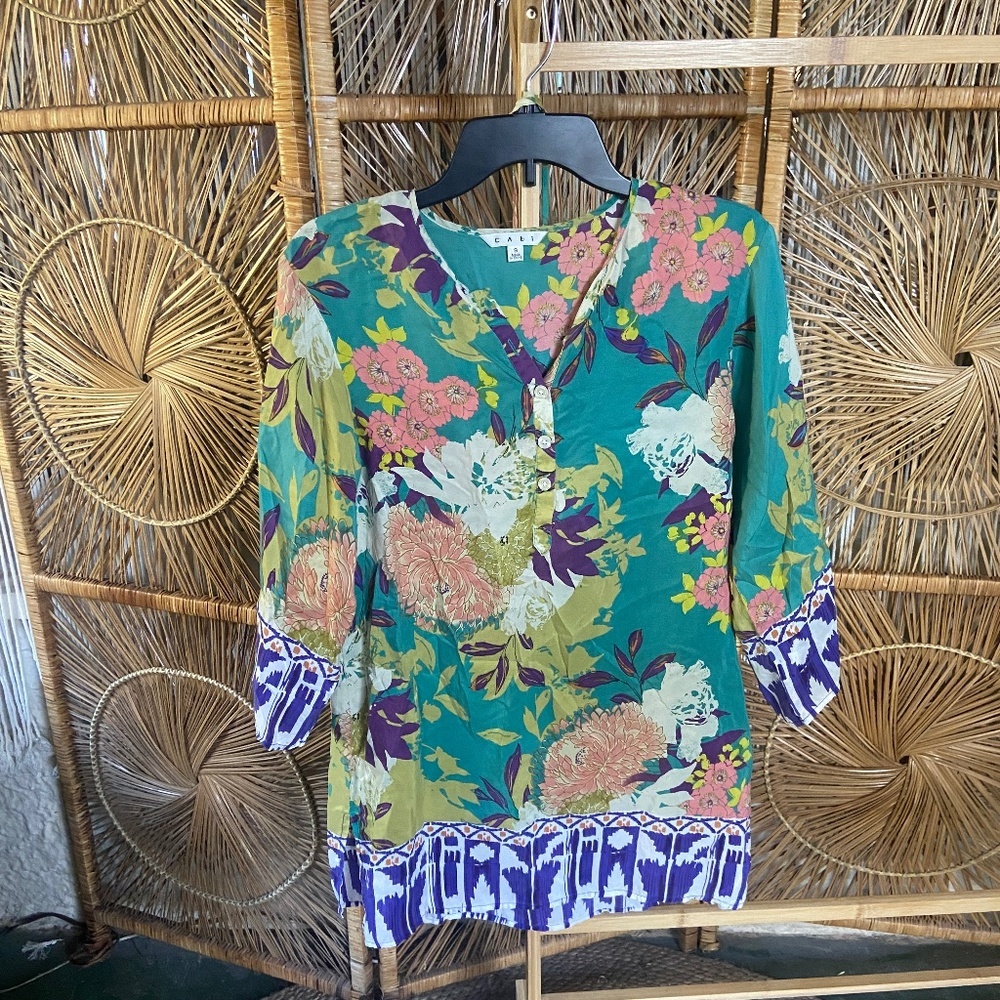 CAbi Women's Silk Poetry Tunic Top Size Small Style 812 Floral Print Lightweight